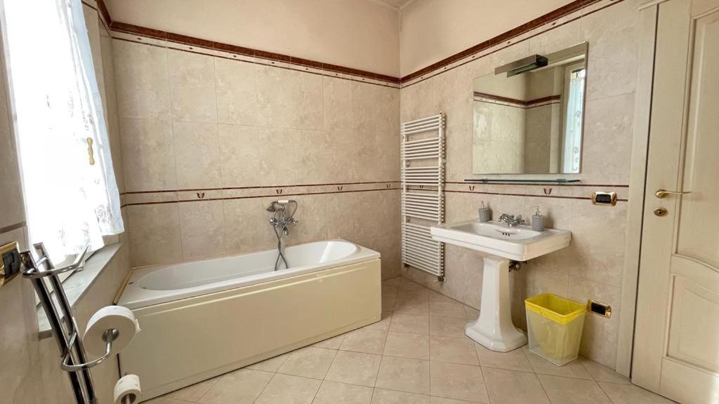 Villa Peonia Parma Bilik gambar